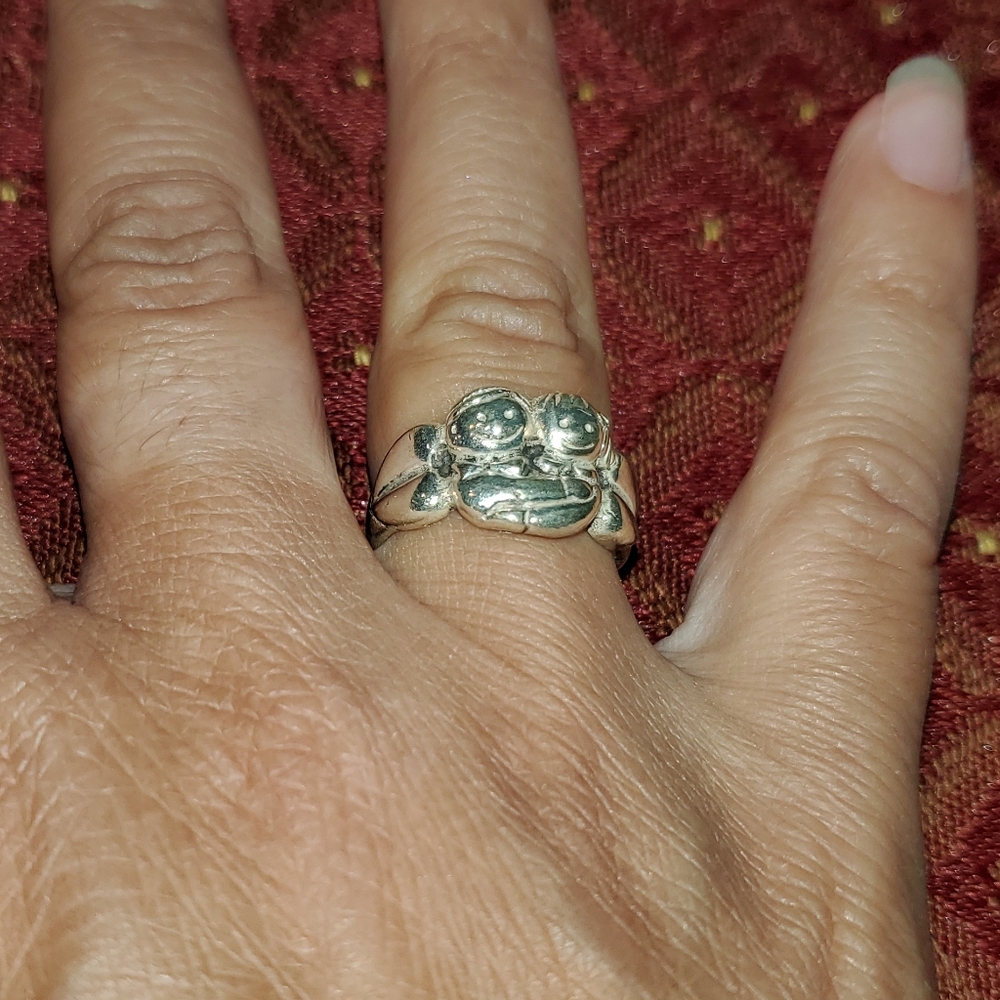 Solid Sterling Silver Ring Children Hugging Sz 5.5 - image 1